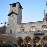 Aleph With Private Parking, Next Train Station Appartamento *