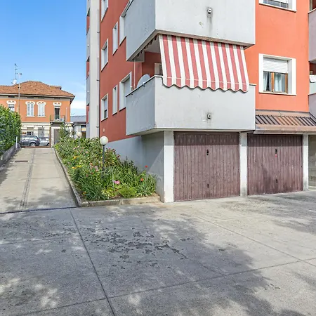 Appartement Aleph With Private Parking, Next Train Station