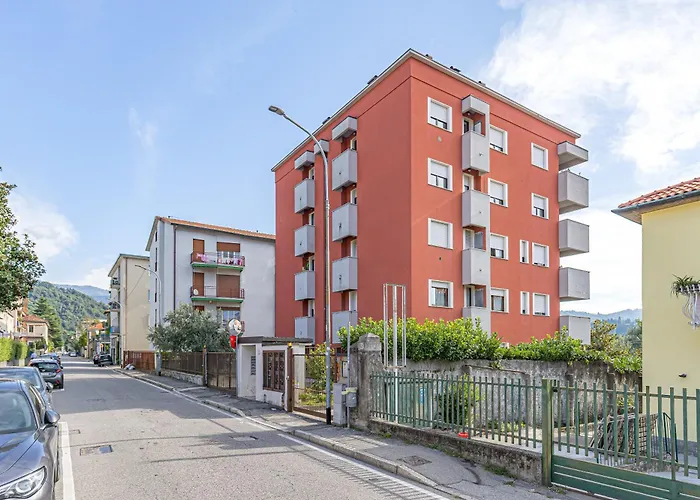 Aleph With Private Parking, Next Train Station شقة كومو